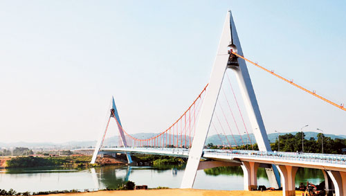 铸造钢铁承诺成就不朽梦想--钢结构公司成立十