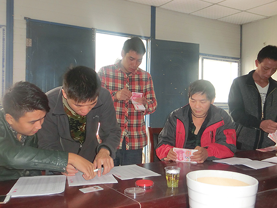 二公司杭黄铁路三分部现场发放农民工工资