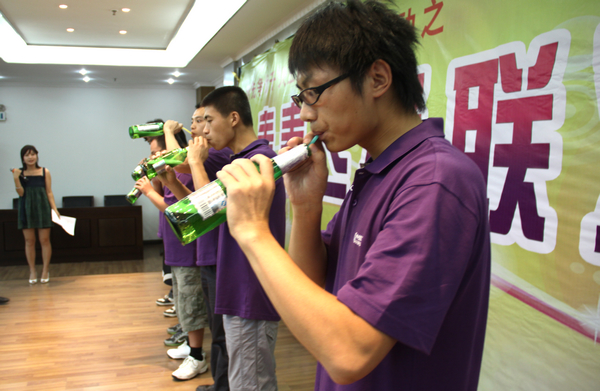 欢迎新员工 晚会真给力