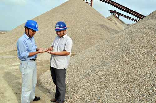 �߷����ڣ��ң��ڲ�ʯ�������ʯ����