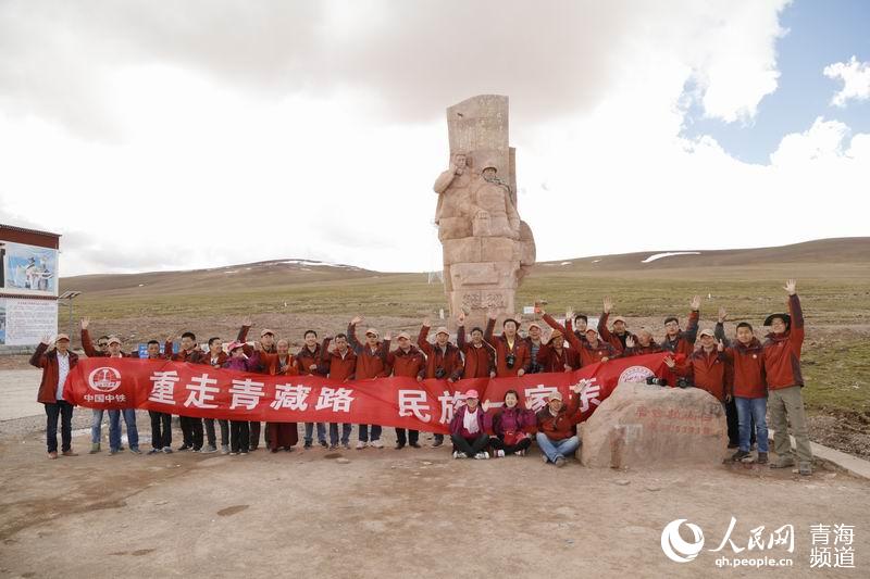 �ں���5217�׵��ƹ���ɽ�ڣ�����Ľ������뵱�ؾ����Ӱ