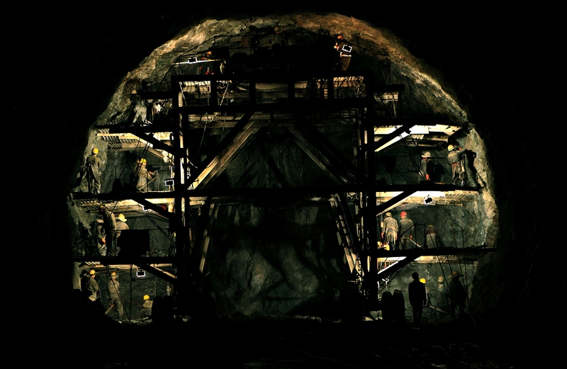 ��ɽ����������� �� �ٻ���ϵ�й��Ρ�����ף���й�����65����ȫ����(��)ҵ������