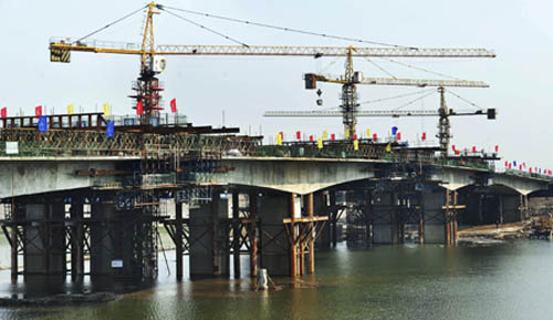 ����˾�н����ĺӴ����Ѿ߳���