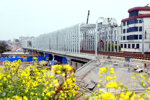 �������������������ķֲ�ʩ����Ա�ڰ�װ������