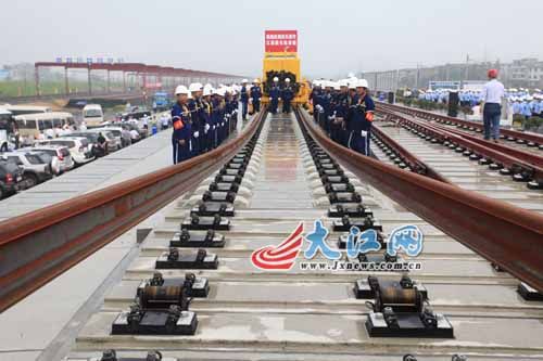 ��������ר�߽����ι���������鳤�쿪��(ͼ)