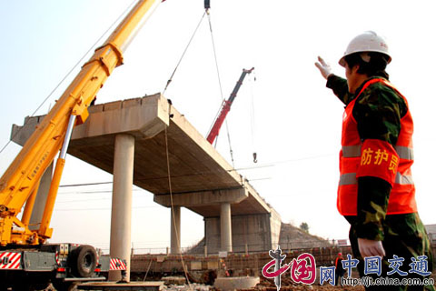 ���ֳ�����Ա��ָ���½��е��� ���� 2����.jpg