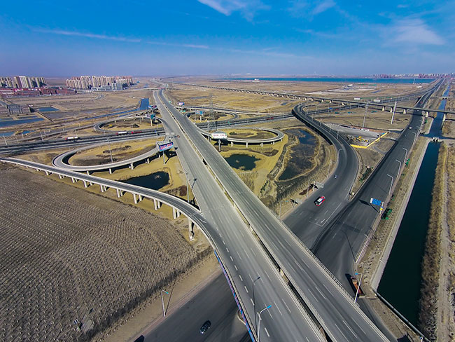 （北）京（天）津塘（沽）高速公路，荣获中国建设工程鲁班奖(国家优质工程)、国家科学