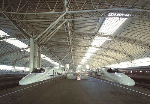 南京火车站无站台柱雨棚工程，荣获新中国成立60周年“百项经典暨精品工程”、全国优秀