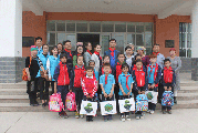 一公司新疆试车场项目部开展“民族团结一家亲”阳光助学活动
