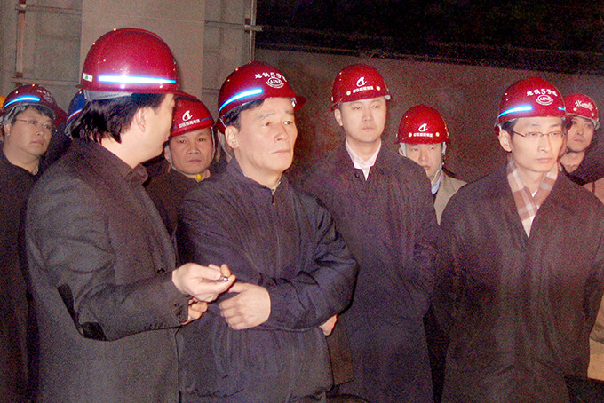 王岐山同志视察中国中铁四局集团北京地铁建设工地。