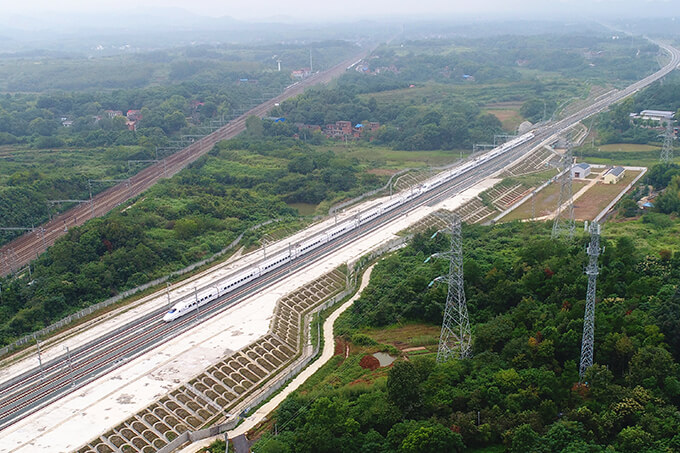 公司承建的武（汉）九（江）高铁江西段开通运营