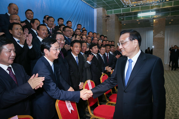 李克强同志在蒙古国接见王传霖等中资企业代表