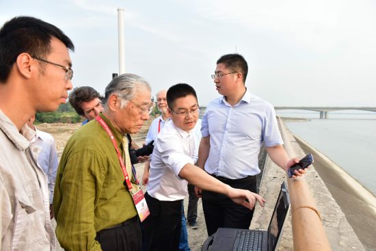 ͼΪ��ʩ���������˽��ܹܶ�ʩ����Զ�̼�ع��ܡ� �����ľֹ�ͼ