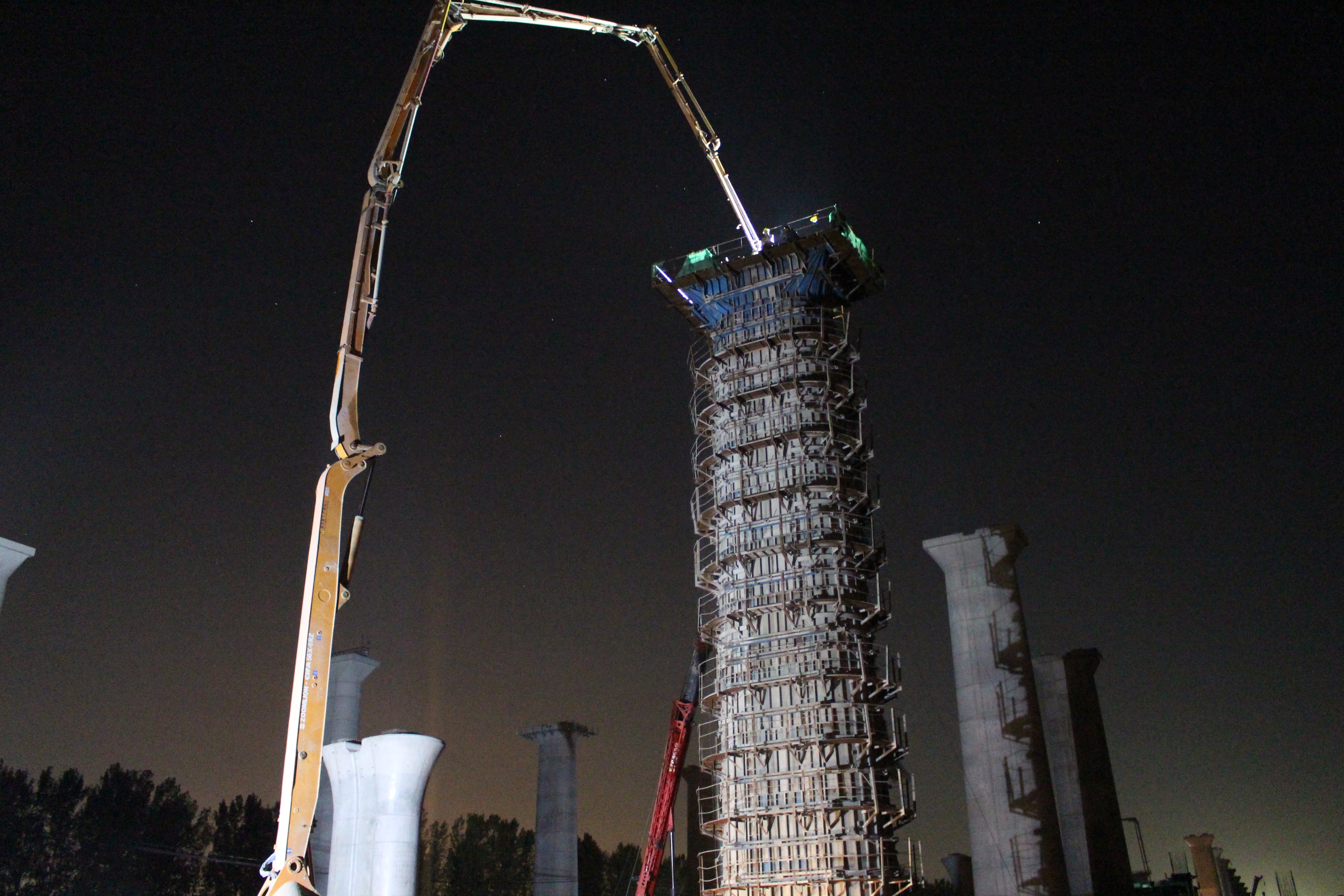 ֣����վһ�ֲ������е����һ��֣�������������ش���103���߶�