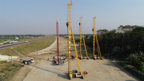 孟加拉项目首根水泥搅拌桩施工完成