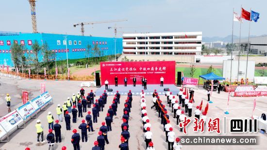 ͼΪ��ֳ��������ľֹ�ͼ