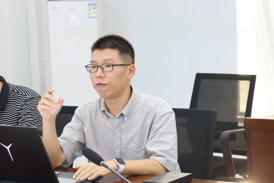 �����ľ�������˾���������ռ�԰��Ŀ�칫����Ա������ڿ�